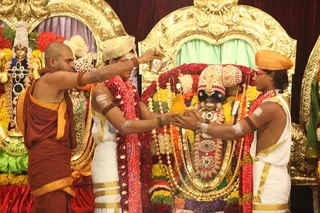 http://nithyananda.org/sites/default/files/photo-gallery/2015-01jan-09th-nithyananda-diary_IMG_3906_bidadi-kalyanotsava_0.JPG