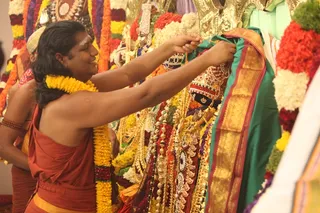 http://nithyananda.org/sites/default/files/photo-gallery/2015-01jan-09th-nithyananda-diary_IMG_4007_bidadi-kalyanotsava-swamiji_0.JPG