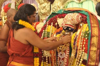 http://nithyananda.org/sites/default/files/photo-gallery/2015-01jan-09th-nithyananda-diary_IMG_4012_bidadi-kalyanotsava-swamiji_0.JPG