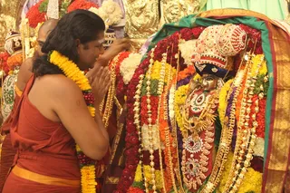 http://nithyananda.org/sites/default/files/photo-gallery/2015-01jan-09th-nithyananda-diary_IMG_4016_bidadi-kalyanotsava-swamiji_0.JPG