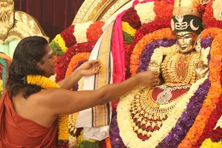 http://nithyananda.org/sites/default/files/photo-gallery/2015-01jan-09th-nithyananda-diary_IMG_4022_bidadi-kalyanotsava-swamiji_0.JPG