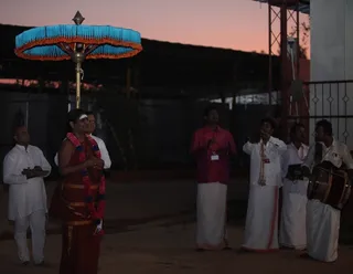 http://nithyananda.org/sites/default/files/photo-gallery/2015-01jan-10th-nithyananda-diary_IMG_4249_bidadi-rathotsavam-chariot-procession-swamiji.JPG
