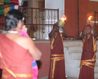 http://nithyananda.org/sites/default/files/photo-gallery/2015-01jan-10th-nithyananda-diary_IMG_4254_bidadi-rathotsavam-chariot-procession-swamiji.JPG