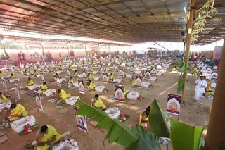 http://nithyananda.org/sites/default/files/photo-gallery/2015-01jan-11th-nithyananda-diary_IMG_4492_bidadi-atirudra-mahayaga-day-1.JPG