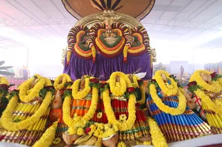 http://nithyananda.org/sites/default/files/photo-gallery/2015-01jan-11th-nithyananda-diary_IMG_4549_bidadi-atirudra-mahayaga-day-1.JPG