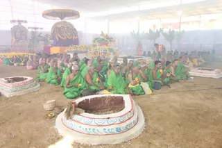 http://nithyananda.org/sites/default/files/photo-gallery/2015-01jan-11th-nithyananda-diary_IMG_4600_bidadi-atirudra-mahayaga-day-1.JPG
