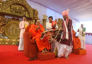 http://nithyananda.org/sites/default/files/photo-gallery/2015-01jan-11th-nithyananda-diary_IMG_4811_bidadi-cultuaral-activity.JPG