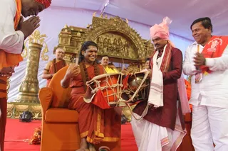 http://nithyananda.org/sites/default/files/photo-gallery/2015-01jan-11th-nithyananda-diary_IMG_4814_bidadi-cultuaral-activity.JPG