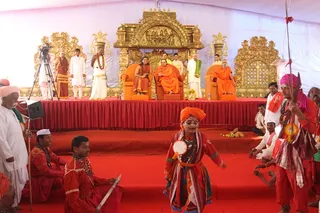 http://nithyananda.org/sites/default/files/photo-gallery/2015-01jan-11th-nithyananda-diary_IMG_4838_bidadi-cultuaral-activity.JPG