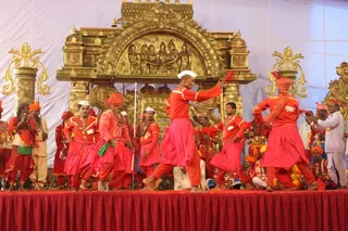 http://nithyananda.org/sites/default/files/photo-gallery/2015-01jan-11th-nithyananda-diary_IMG_4857_bidadi-cultuaral-activity.JPG