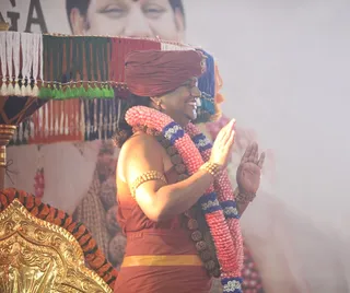 http://nithyananda.org/sites/default/files/photo-gallery/2015-01jan-12th-nithyananda-diary_IMG_5279_bidadi-atirudra-mahayaga-day2.JPG