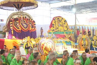 http://nithyananda.org/sites/default/files/photo-gallery/2015-01jan-12th-nithyananda-diary_IMG_5300_bidadi-atirudra-mahayaga-day2.JPG