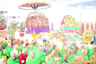 http://nithyananda.org/sites/default/files/photo-gallery/2015-01jan-12th-nithyananda-diary_IMG_5308_bidadi-atirudra-mahayaga-day2.JPG