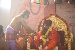 http://nithyananda.org/sites/default/files/photo-gallery/2015-01jan-12th-nithyananda-diary_IMG_5320_bidadi-atirudra-mahayaga-day2.JPG