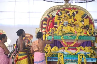 http://nithyananda.org/sites/default/files/photo-gallery/2015-01jan-12th-nithyananda-diary_IMG_5342_bidadi-atirudra-mahayaga-day2.JPG