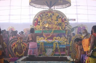 http://nithyananda.org/sites/default/files/photo-gallery/2015-01jan-12th-nithyananda-diary_IMG_5520_bidadi-atirudra-mahayaga-day2.JPG