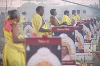 http://nithyananda.org/sites/default/files/photo-gallery/2015-01jan-12th-nithyananda-diary_IMG_5523_bidadi-atirudra-mahayaga-day2.JPG