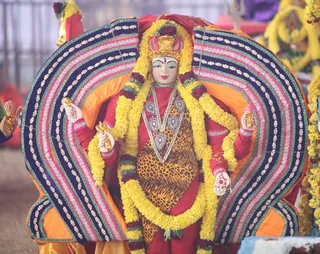http://nithyananda.org/sites/default/files/photo-gallery/2015-01jan-12th-nithyananda-diary_IMG_5540_bidadi-atirudra-mahayaga-day2.JPG