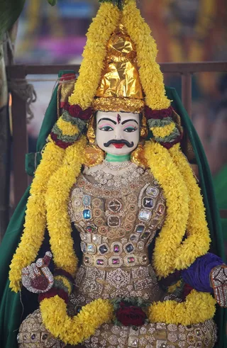 http://nithyananda.org/sites/default/files/photo-gallery/2015-01jan-12th-nithyananda-diary_IMG_5570_bidadi-atirudra-mahayaga-day2.JPG