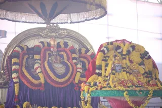 http://nithyananda.org/sites/default/files/photo-gallery/2015-01jan-12th-nithyananda-diary_IMG_5574_bidadi-atirudra-mahayaga-day2.JPG