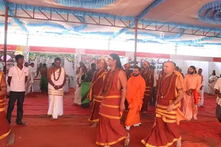 http://nithyananda.org/sites/default/files/photo-gallery/2015-01jan-12th-nithyananda-diary_IMG_5623_bidadi-atirudra-mahayaga-day2-mahamandeleshwar-visit.JPG
