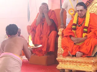 http://nithyananda.org/sites/default/files/photo-gallery/2015-01jan-12th-nithyananda-diary_IMG_5681_bidadi-atirudra-mahayaga-day2.JPG