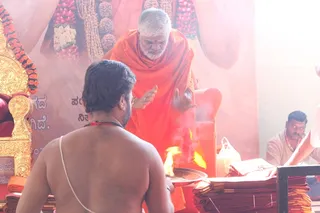 http://nithyananda.org/sites/default/files/photo-gallery/2015-01jan-12th-nithyananda-diary_IMG_5682_bidadi-atirudra-mahayaga-day2.JPG