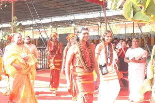 http://nithyananda.org/sites/default/files/photo-gallery/2015-01jan-12th-nithyananda-diary_IMG_5720_bidadi-atirudra-mahayaga-day2-mahamandeleshwar-visit.JPG