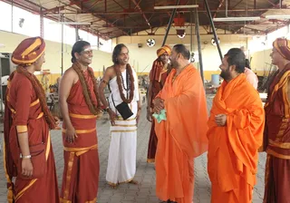 http://nithyananda.org/sites/default/files/photo-gallery/2015-01jan-12th-nithyananda-diary_IMG_5788_bidadi-atirudra-mahayaga-day2-mahamandeleshwar-visit.JPG