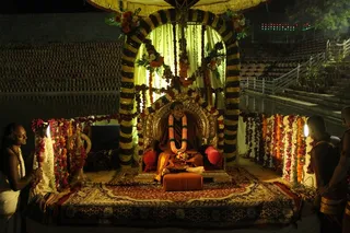 http://nithyananda.org/sites/default/files/photo-gallery/2015-01jan-14th-nithyananda-diary_IMG_8571_bidadi-float-festival.JPG