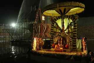 http://nithyananda.org/sites/default/files/photo-gallery/2015-01jan-14th-nithyananda-diary_IMG_8577_bidadi-float-festival.JPG