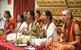 http://nithyananda.org/sites/default/files/photo-gallery/2015-01jan-20th-nithyananda-diary_IMG_9795_boidadi-satsang-kirthan_1.JPG