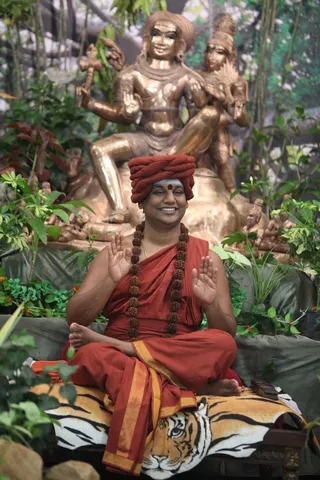 http://nithyananda.org/sites/default/files/photo-gallery/2015-01jan-21st-nithyananda-diary_IMG_9921_bidadi-nithya-satsang-swamiji.JPG