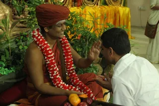 http://nithyananda.org/sites/default/files/photo-gallery/2015-01jan-23rd-nithyananda-diary_IMG_9992_bidadi-satsang-kalpataru.JPG