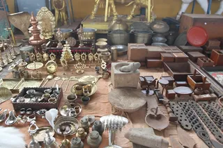 http://nithyananda.org/sites/default/files/photo-gallery/2015-01jan-25th-nithyananda-diary_IMG_0704_bidadi-nky-sacred-arts-session-brass-vessel-arati-set-lamps--wooden-articles_0.JPG