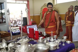 http://nithyananda.org/sites/default/files/photo-gallery/2015-01jan-25th-nithyananda-diary_IMG_0768_bidadi-nky-sacred-arts-session-silver-articles-of-worship-swamiji_0.JPG