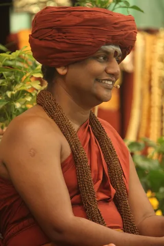 http://nithyananda.org/sites/default/files/photo-gallery/2015-01jan-25th-nithyananda-diary_IMG_1071_bidadi-nithya-satsang-swamiji.JPG