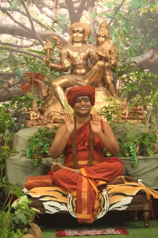 http://nithyananda.org/sites/default/files/photo-gallery/2015-01jan-25th-nithyananda-diary_IMG_1074_bidadi-nithya-satsang-swamiji.JPG
