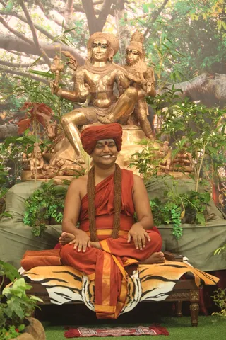 http://nithyananda.org/sites/default/files/photo-gallery/2015-01jan-25th-nithyananda-diary_IMG_1075_bidadi-nithya-satsang-swamiji.JPG