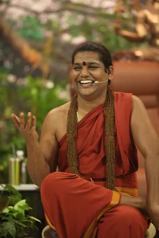 http://nithyananda.org/sites/default/files/photo-gallery/2015-01jan-25th-nithyananda-diary_IMG_1205_bidadi-nky-session-swamiji.JPG