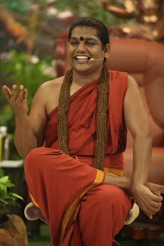 http://nithyananda.org/sites/default/files/photo-gallery/2015-01jan-25th-nithyananda-diary_IMG_1206_bidadi-nky-session-swamiji.JPG