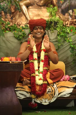 http://nithyananda.org/sites/default/files/photo-gallery/2015-01jan-31th-nithyananda-diary_IMG_2798_bidadi-kalpataru-swamiji.JPG