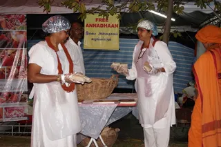 http://nithyananda.org/sites/default/files/photo-gallery/2015-02feb-03rd-nithyananda-diary_DSC07616_malaysia-thaipoosam-photos_0.JPG