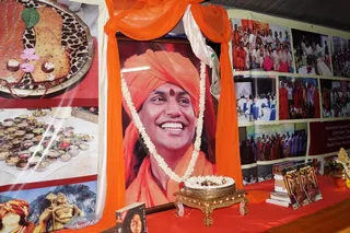 http://nithyananda.org/sites/default/files/photo-gallery/2015-02feb-03rd-nithyananda-diary_DSC07638_malaysia-thaipoosam-photos_0.JPG