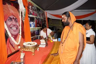 http://nithyananda.org/sites/default/files/photo-gallery/2015-02feb-03rd-nithyananda-diary_DSC07639_malaysia-thaipoosam-photos_0.JPG