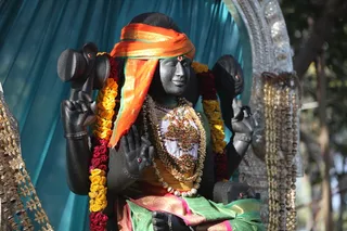 http://nithyananda.org/sites/default/files/photo-gallery/2015-02feb-04th-nithyananda-diary_IMG_4134_bidadi-dakshinamoorthy.JPG