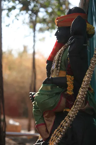 http://nithyananda.org/sites/default/files/photo-gallery/2015-02feb-04th-nithyananda-diary_IMG_4135_bidadi-dakshinamoorthy.JPG