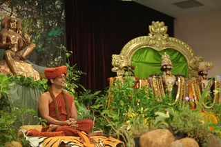 http://nithyananda.org/sites/default/files/photo-gallery/2015-02feb-10th-nithyananda-diary_IMG_5477_bidadi-satsang-swamiji.JPG