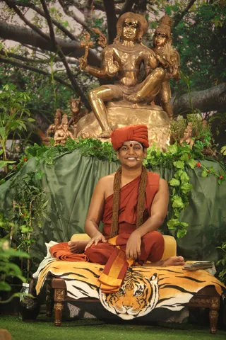 http://nithyananda.org/sites/default/files/photo-gallery/2015-02feb-10th-nithyananda-diary_IMG_5499_bidadi-satsang-swamiji.JPG