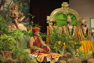 http://nithyananda.org/sites/default/files/photo-gallery/2015-02feb-12th-nithyananda-diary_IMG_5757_bidadi-satsang-swamiji.JPG